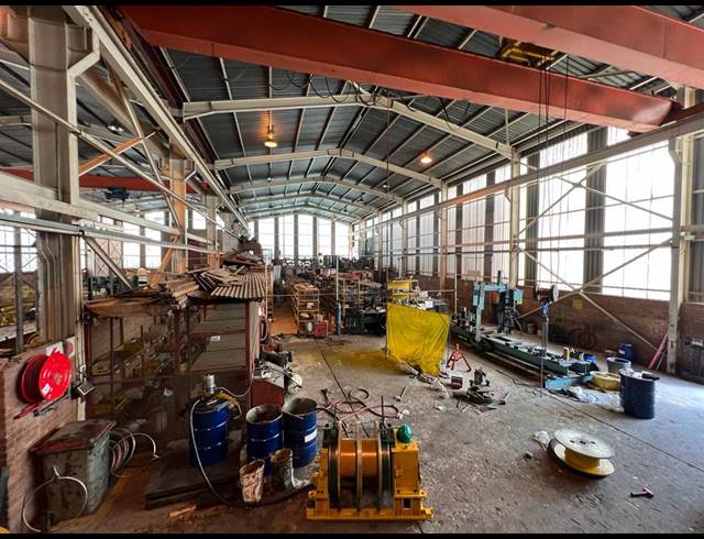 2,152M² WAREHOUSE FOR SALE IN DRIEHOEK